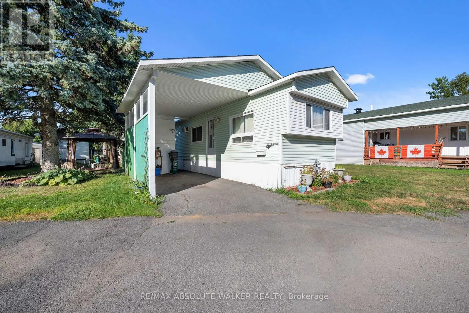 18 TRACY AVENUE E