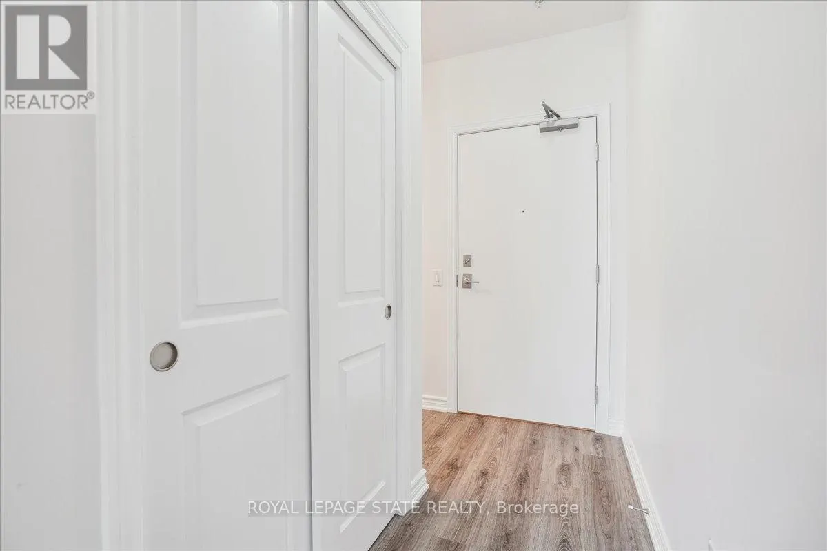 401 - 40 ESPLANADE LANE