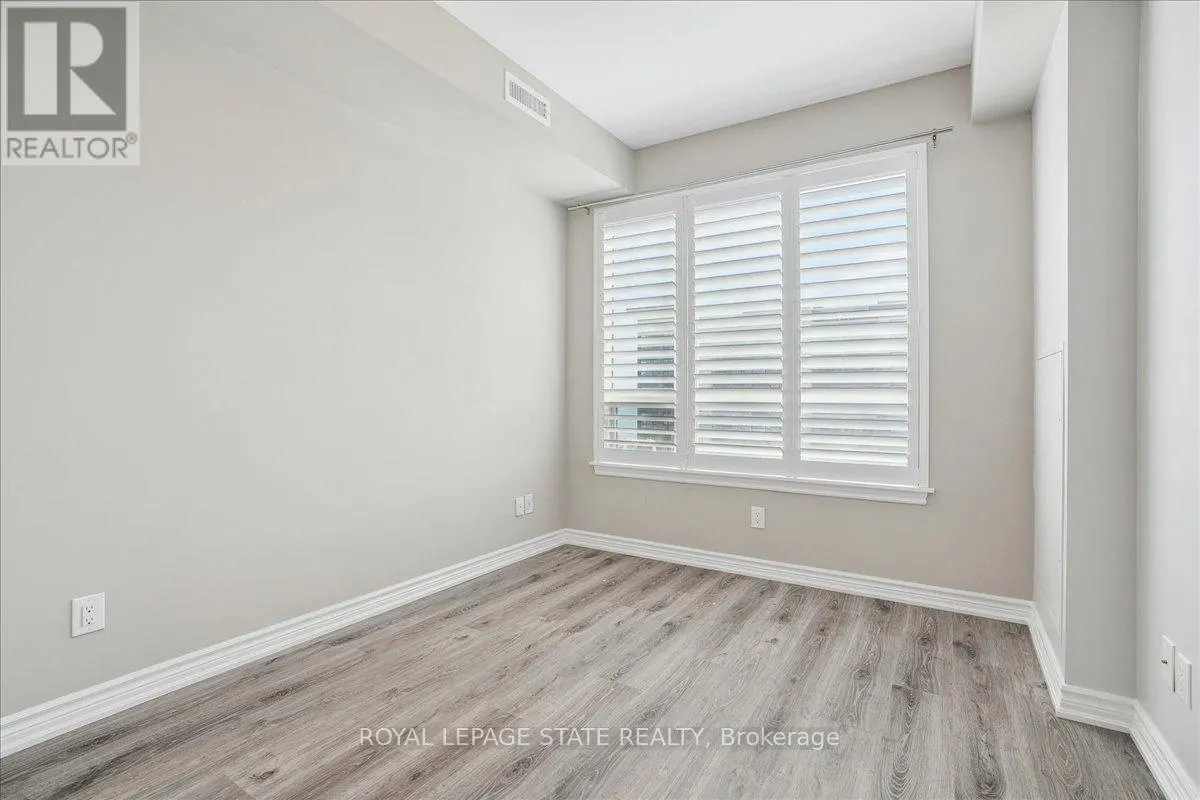 401 - 40 ESPLANADE LANE