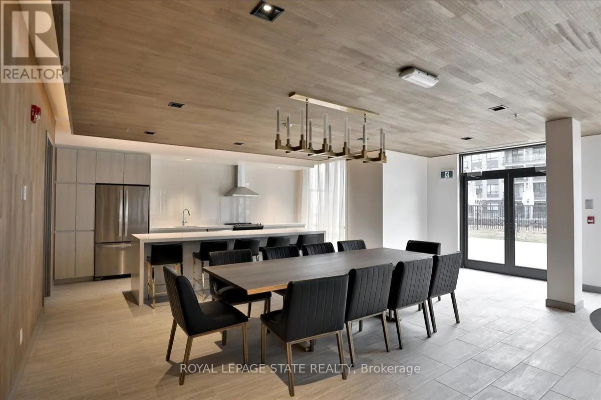 401 - 40 ESPLANADE LANE