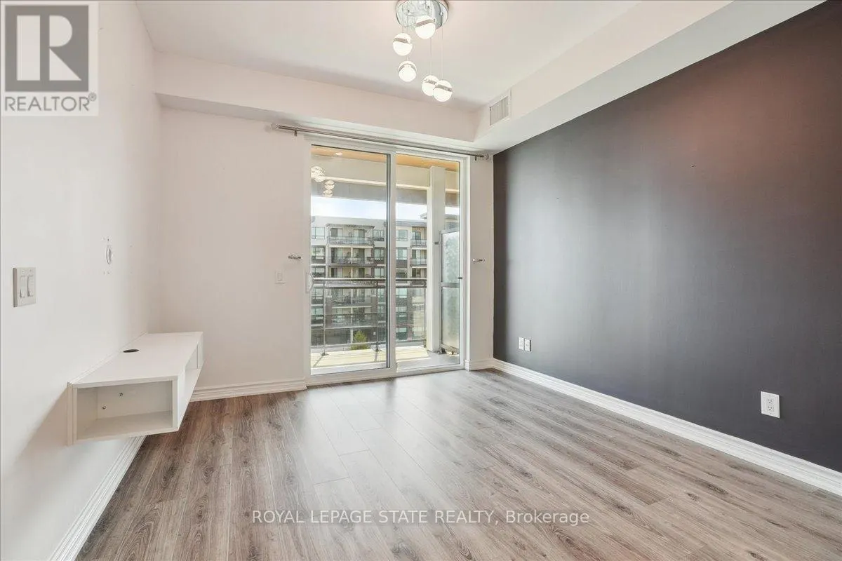 401 - 40 ESPLANADE LANE