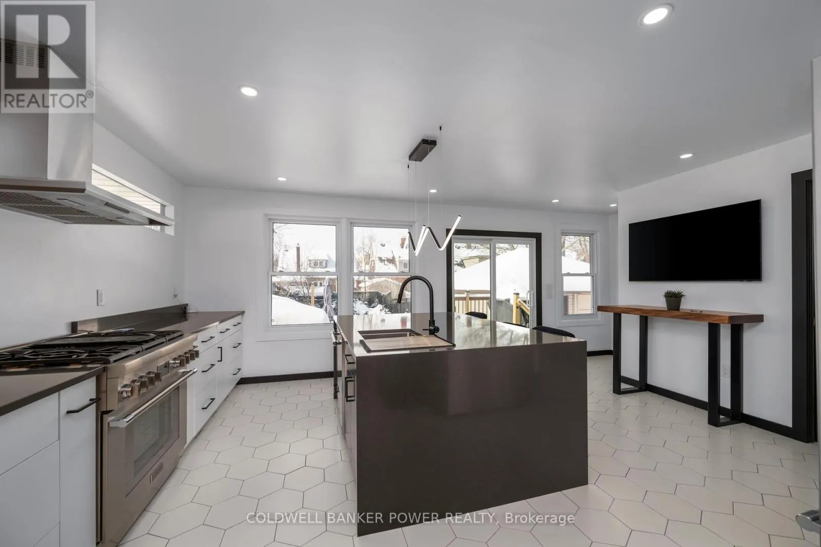 27 BELGRAVE AVENUE