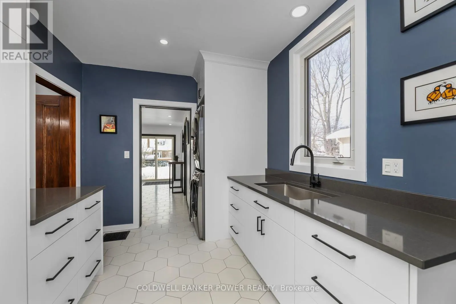 27 BELGRAVE AVENUE