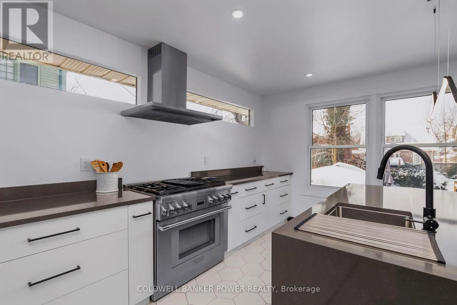 27 BELGRAVE AVENUE