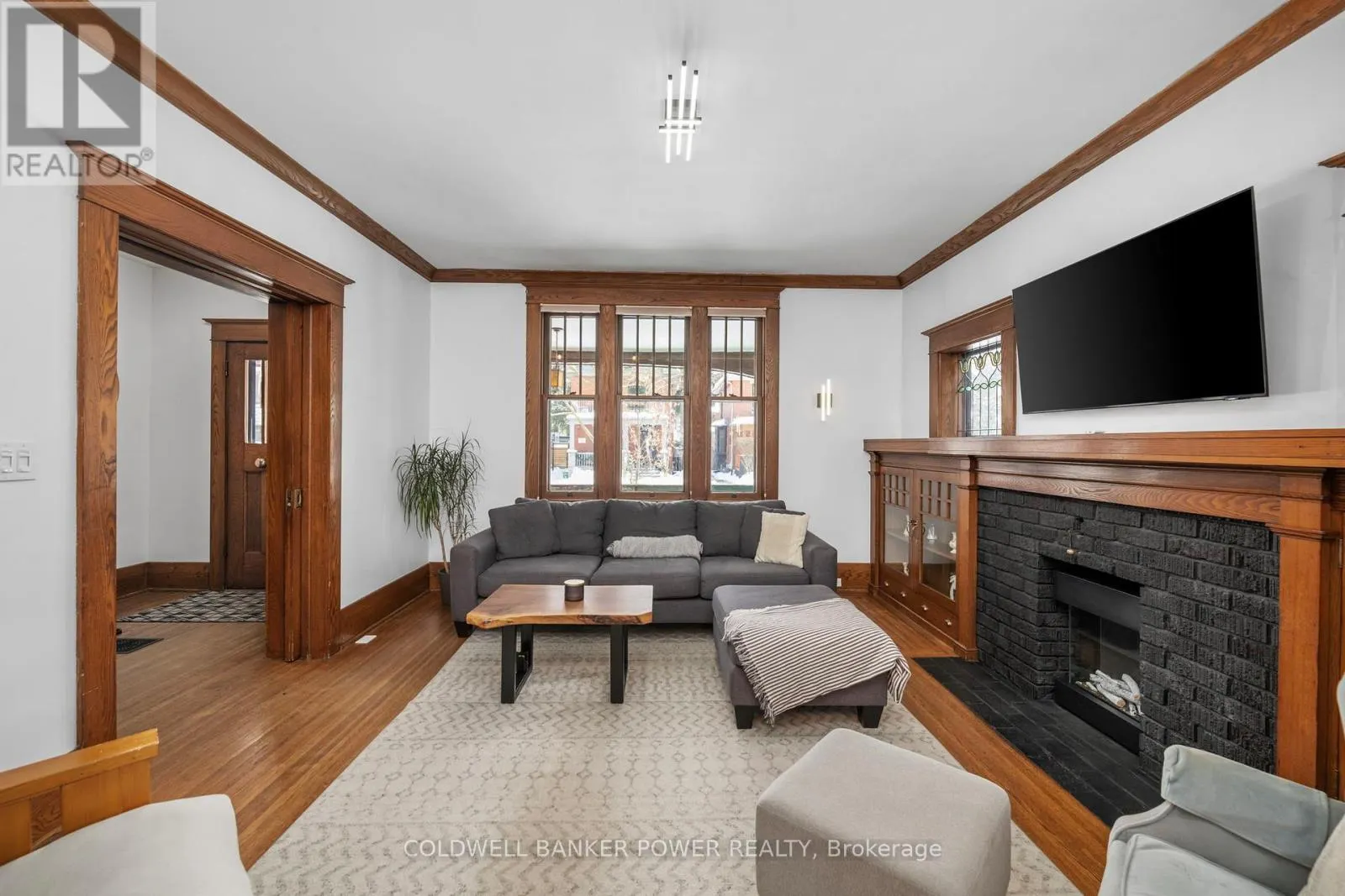 27 BELGRAVE AVENUE