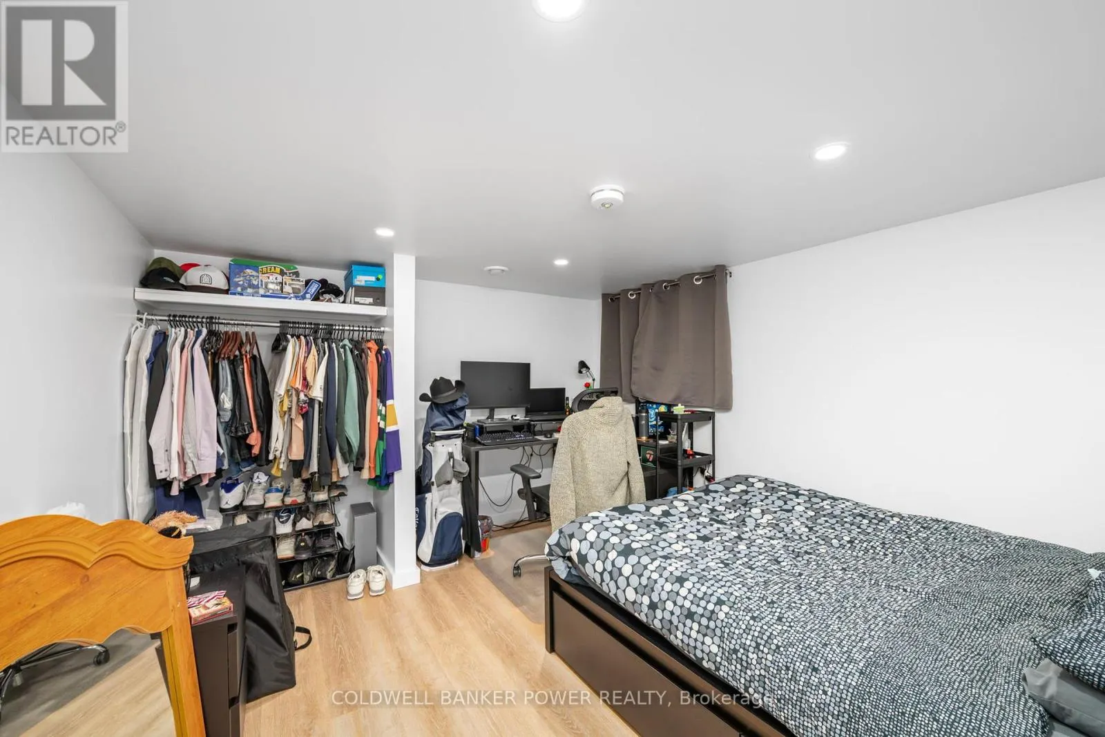 27 BELGRAVE AVENUE