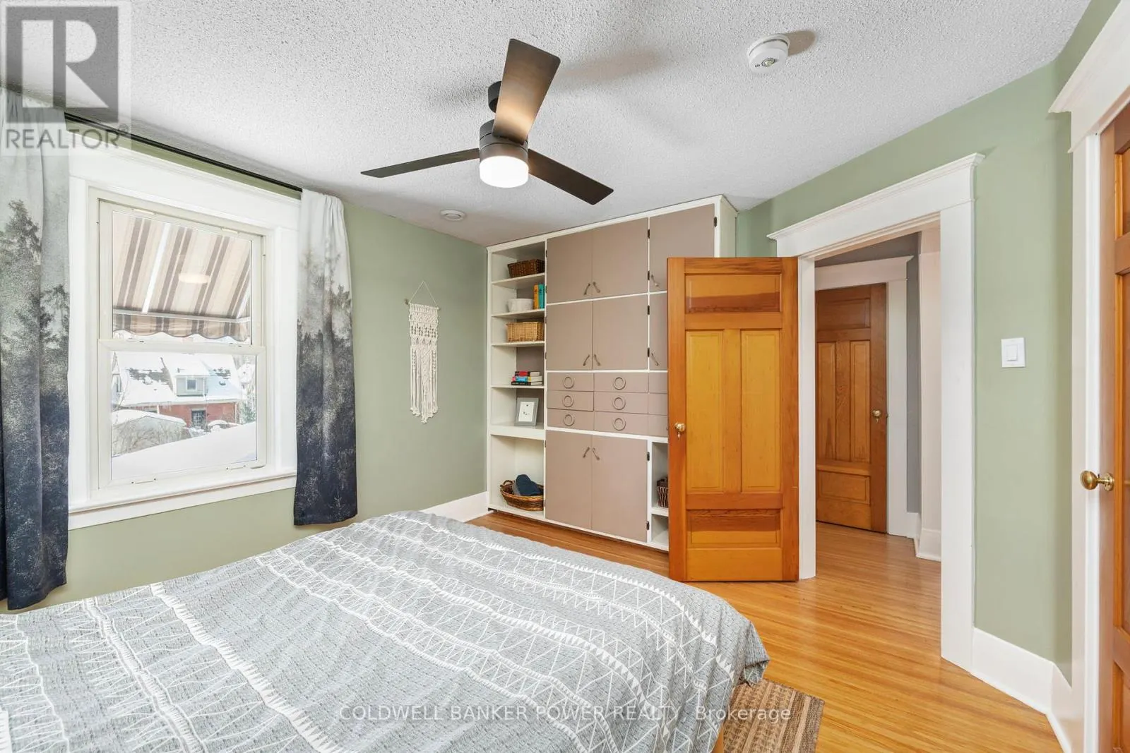 27 BELGRAVE AVENUE