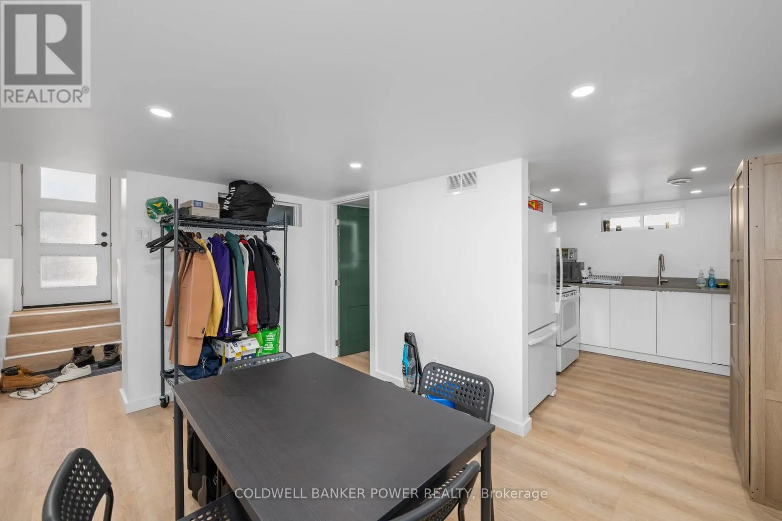 27 BELGRAVE AVENUE