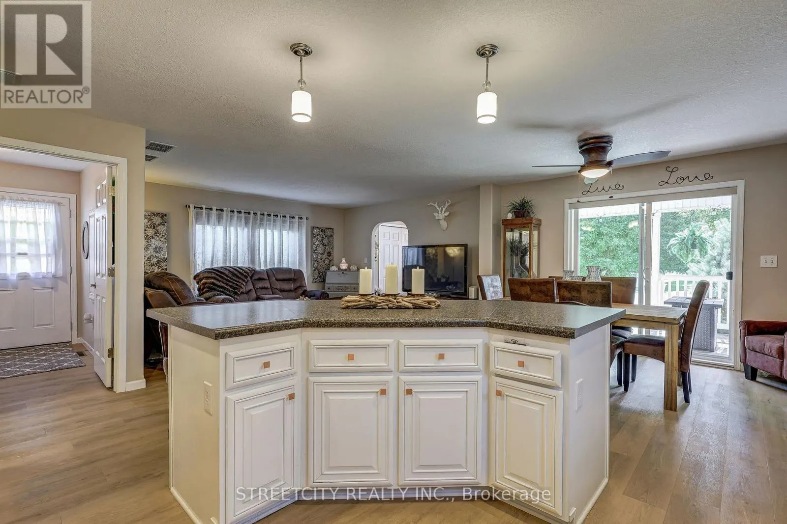 481 RICHARD CRESCENT