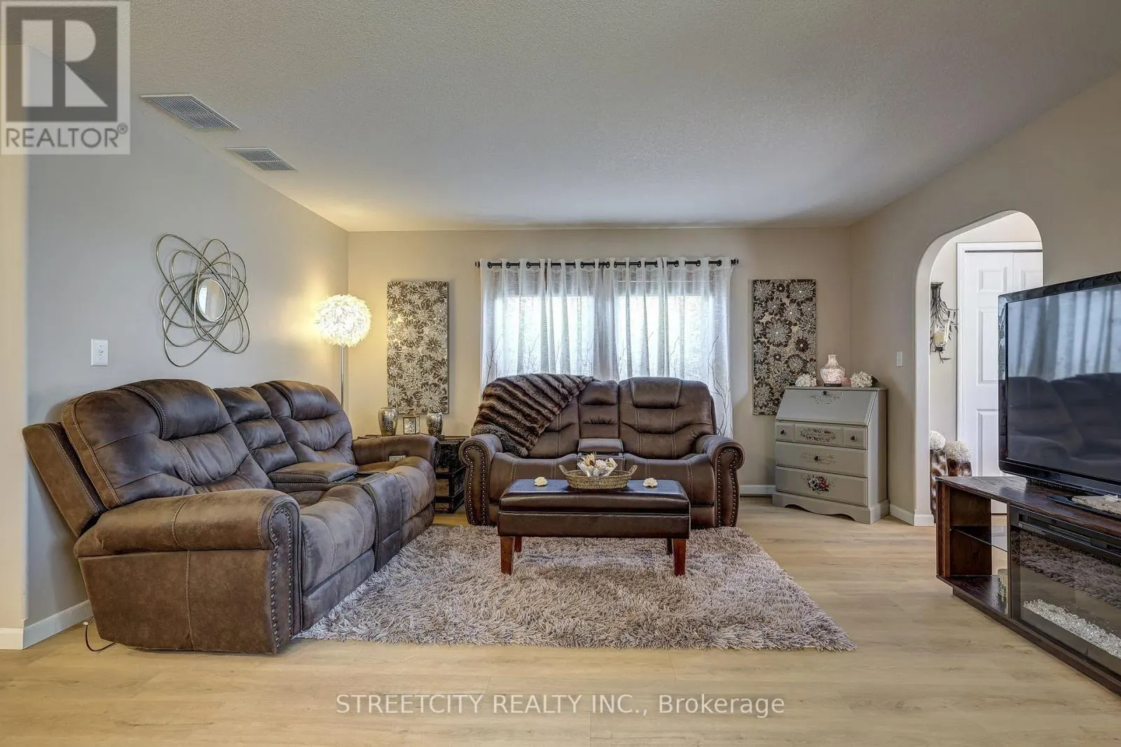 481 RICHARD CRESCENT