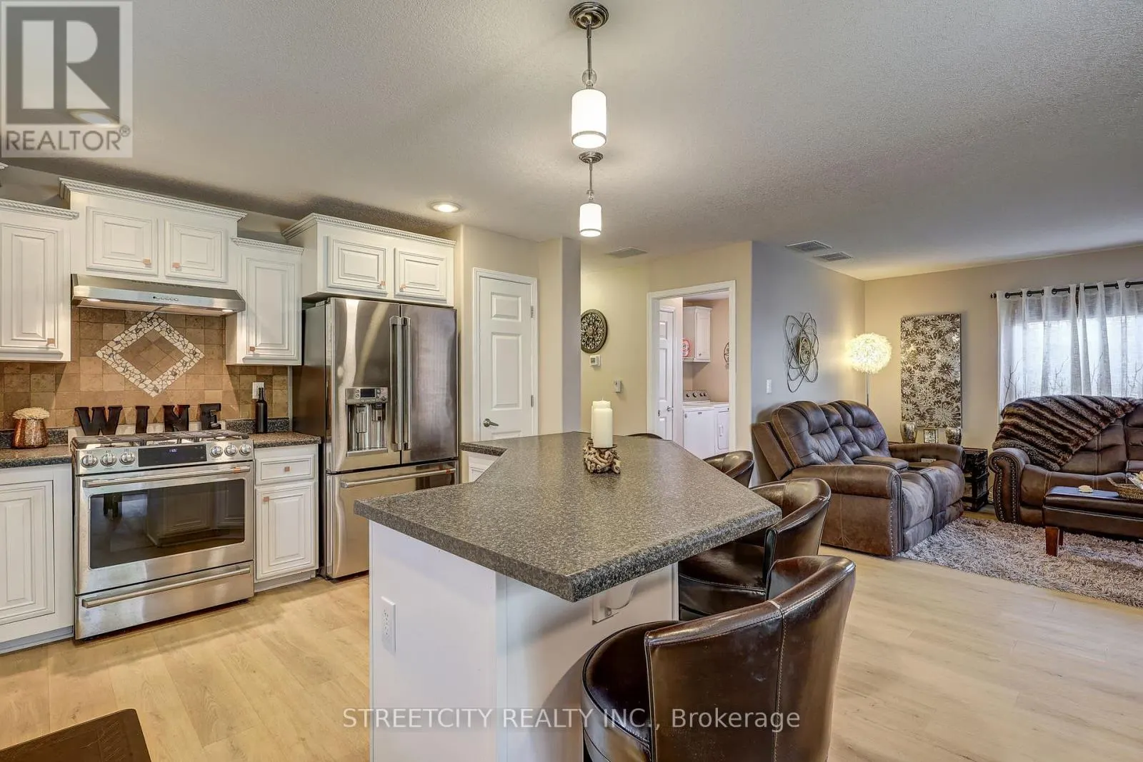 481 RICHARD CRESCENT
