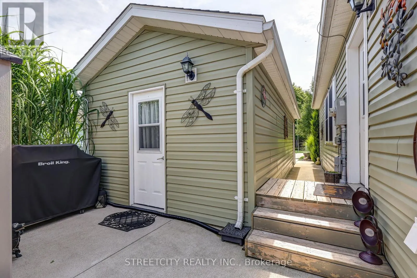 481 RICHARD CRESCENT