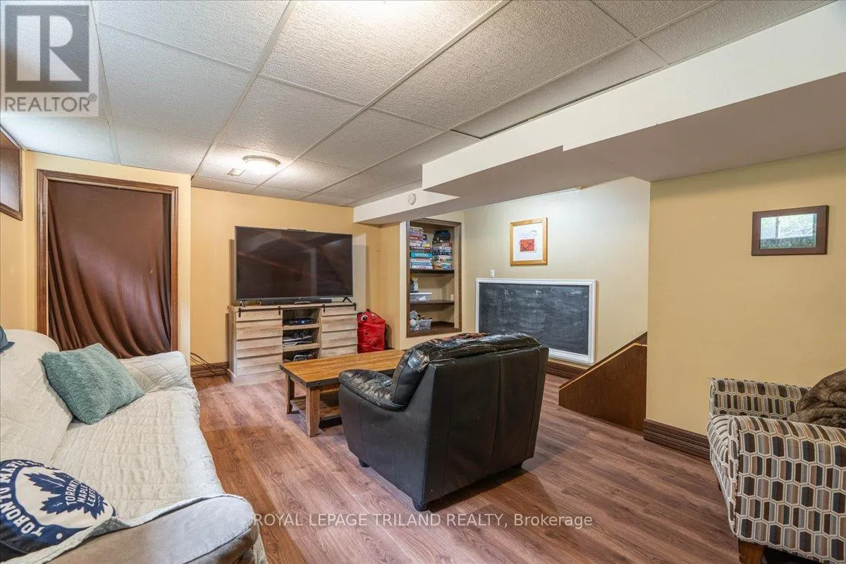 215 DERUITER DRIVE