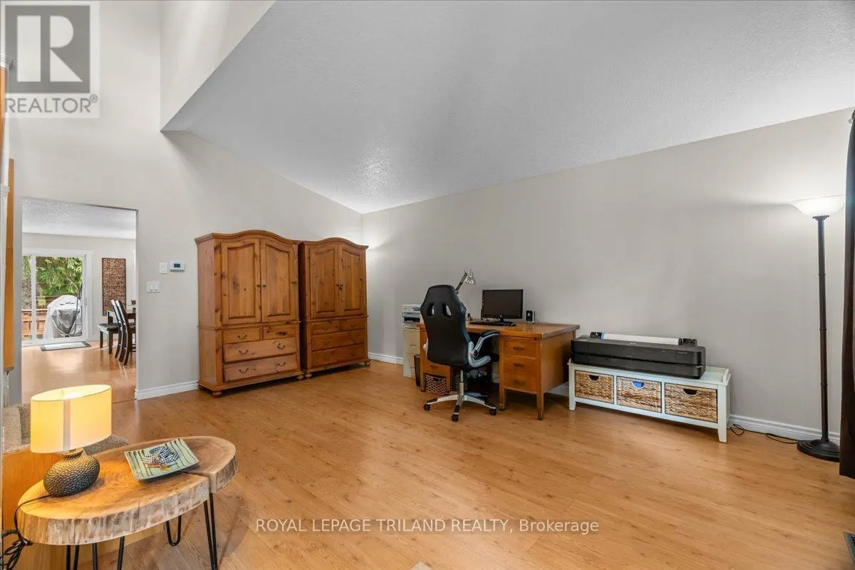215 DERUITER DRIVE