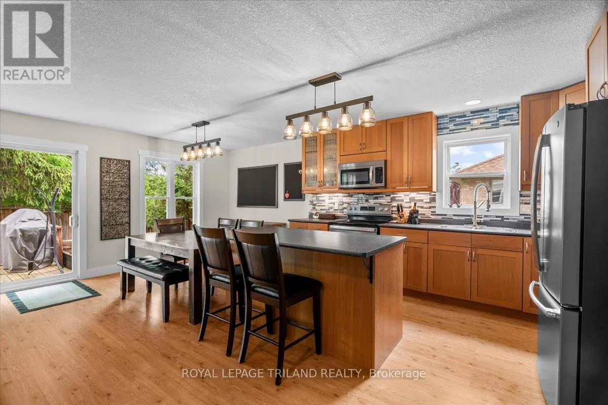 215 DERUITER DRIVE
