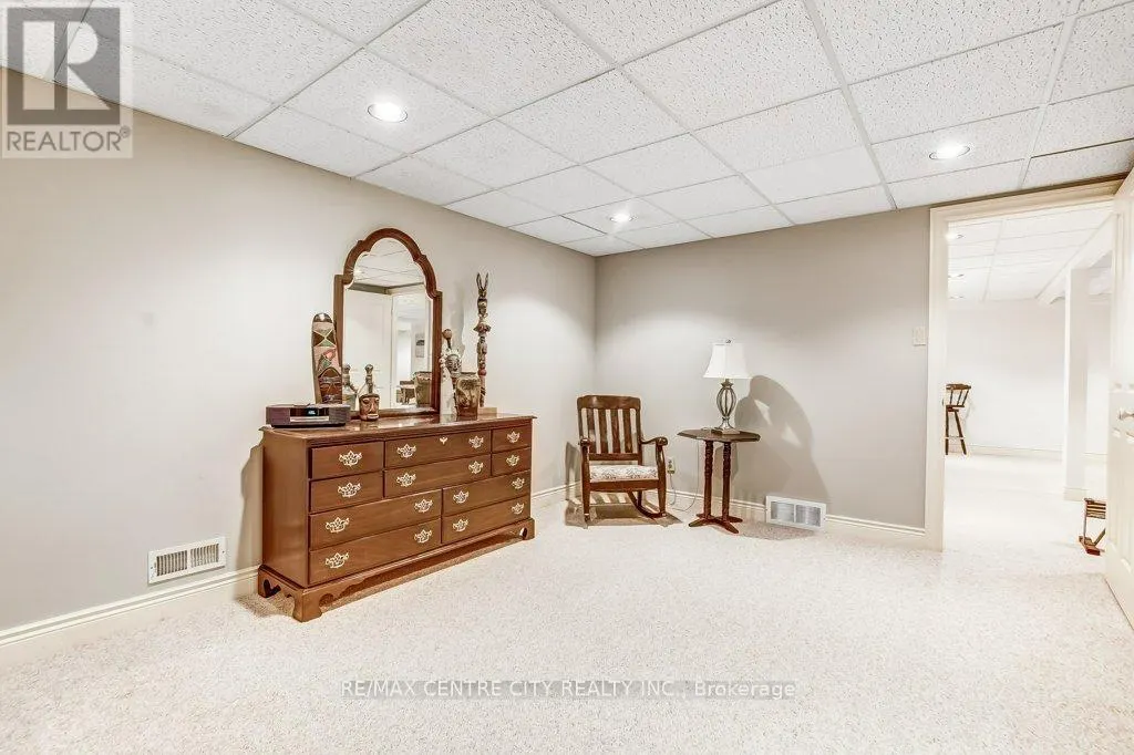27 - 1200 RIVERSIDE DRIVE, #27