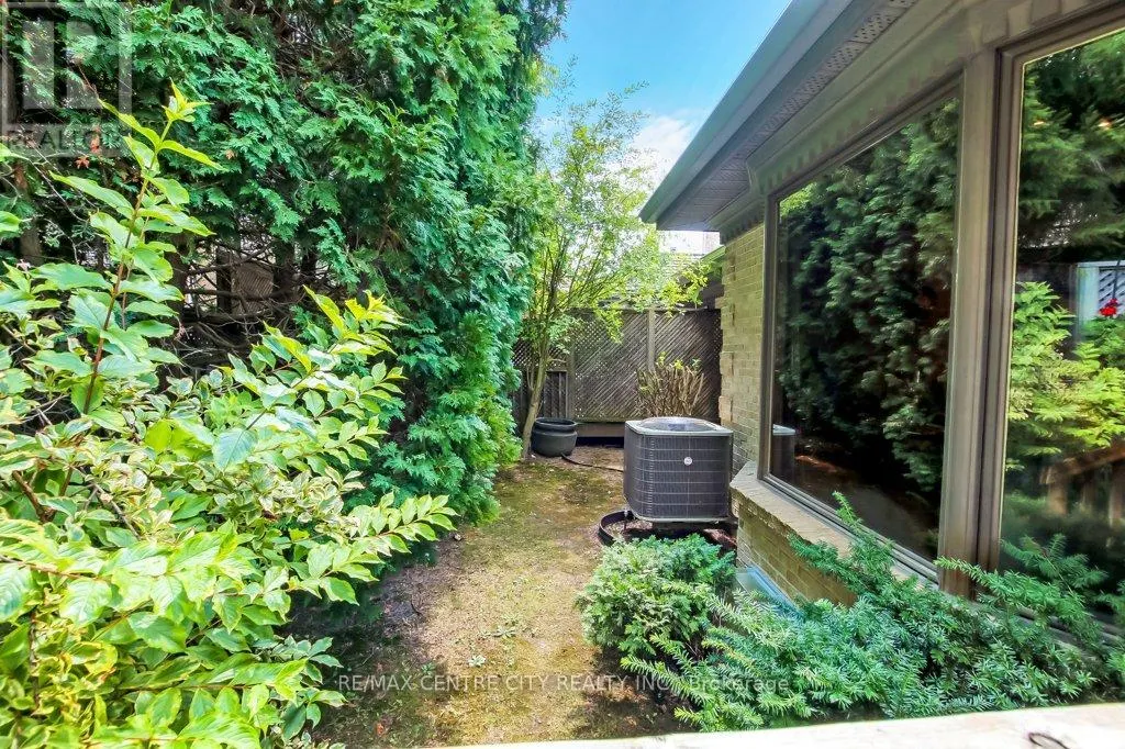 27 - 1200 RIVERSIDE DRIVE, #27