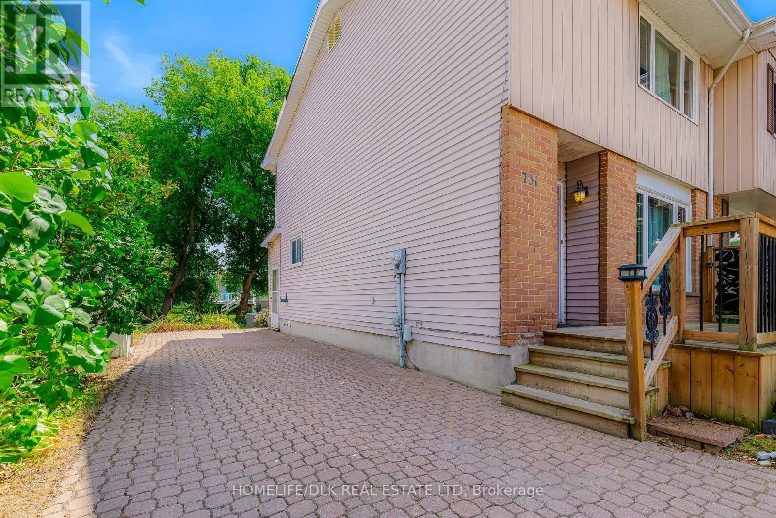 751 LAURIER BOULEVARD