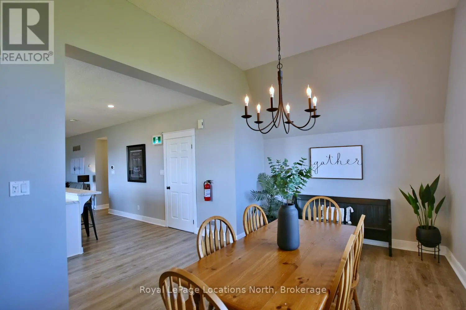 223 - 170 SNOWBRIDGE WAY, #223