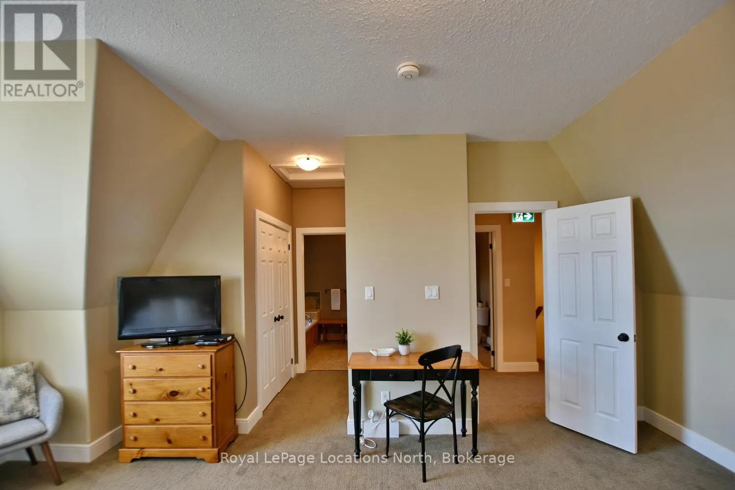 223 - 170 SNOWBRIDGE WAY, #223