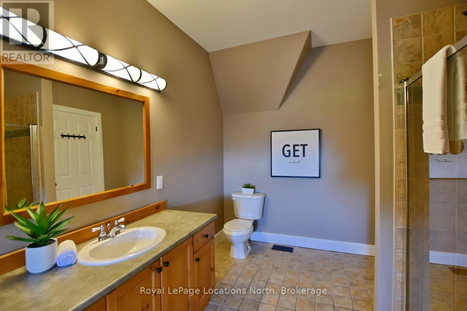 223 - 170 SNOWBRIDGE WAY, #223
