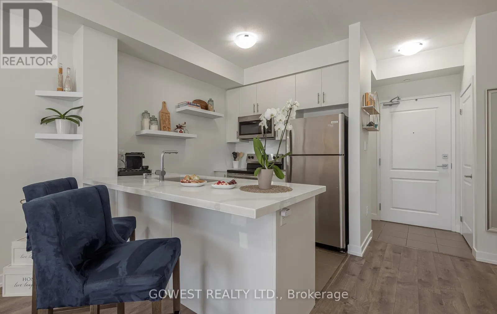 301 - 125 SHOREVIEW PLACE