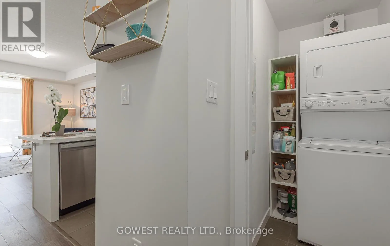 301 - 125 SHOREVIEW PLACE
