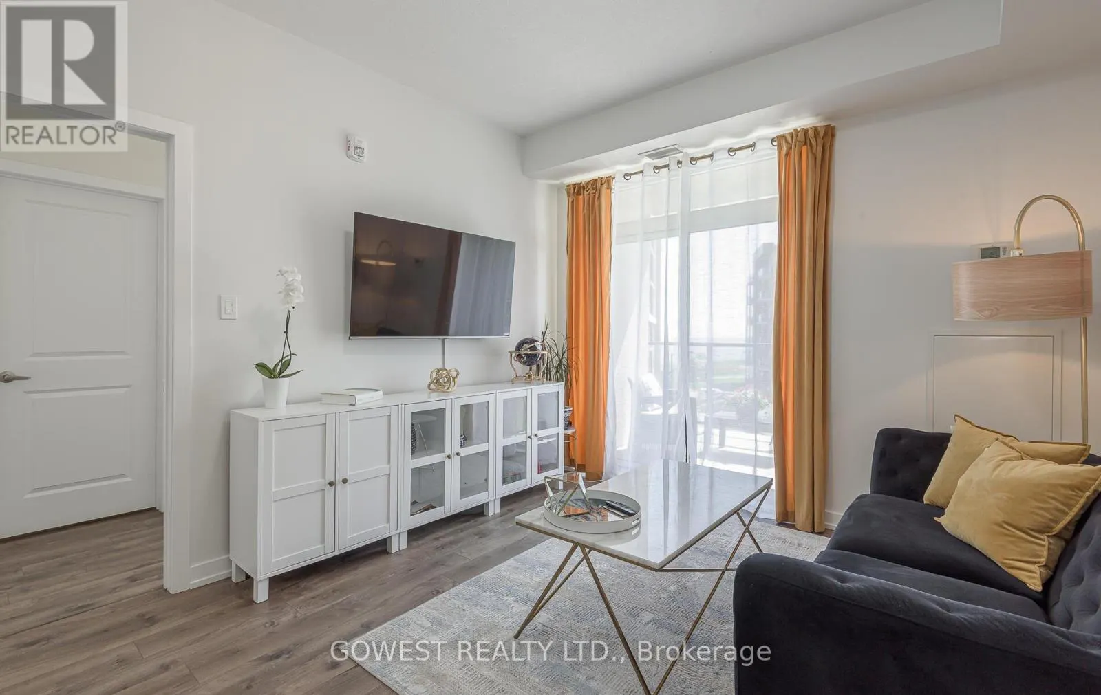 301 - 125 SHOREVIEW PLACE
