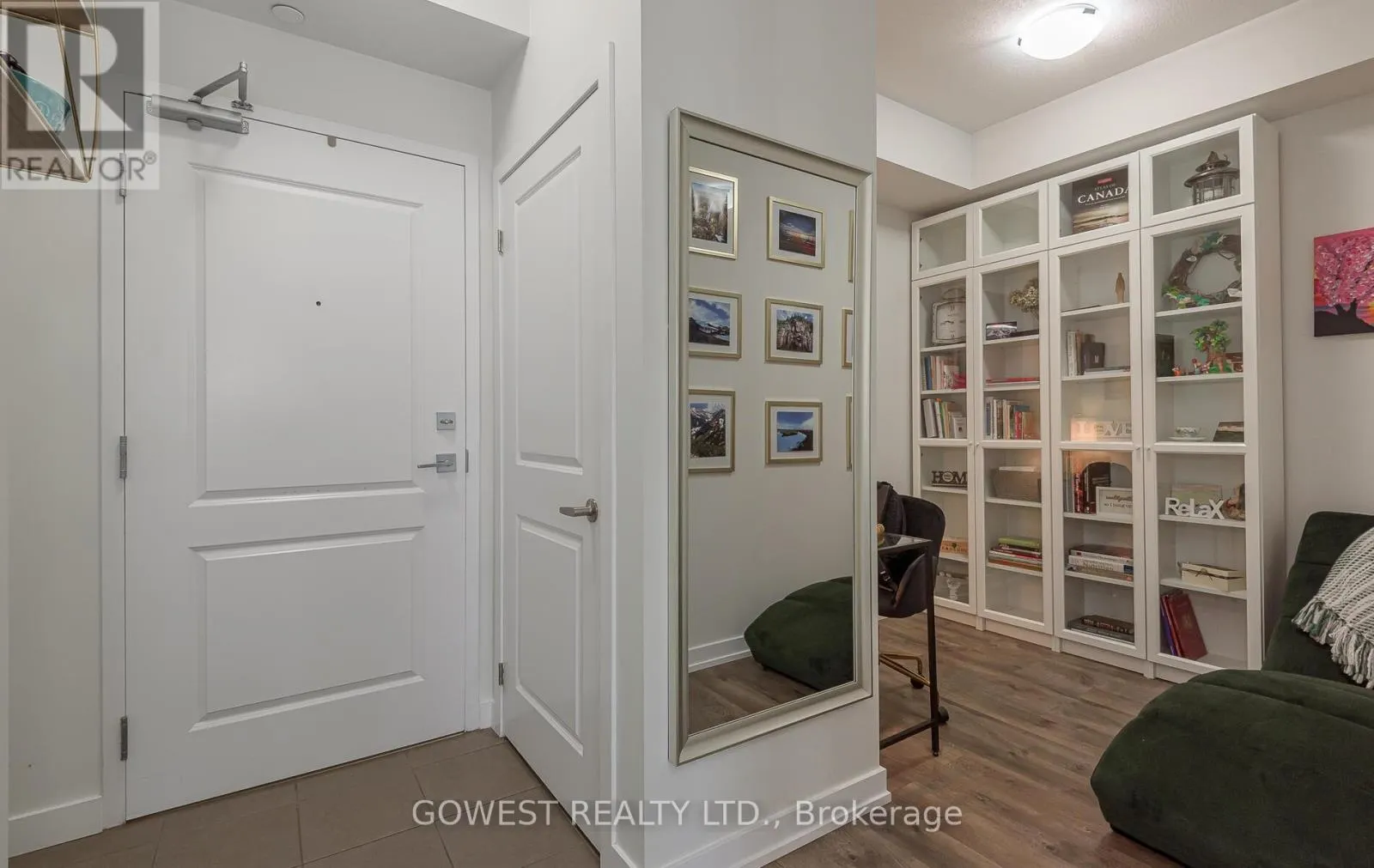 301 - 125 SHOREVIEW PLACE