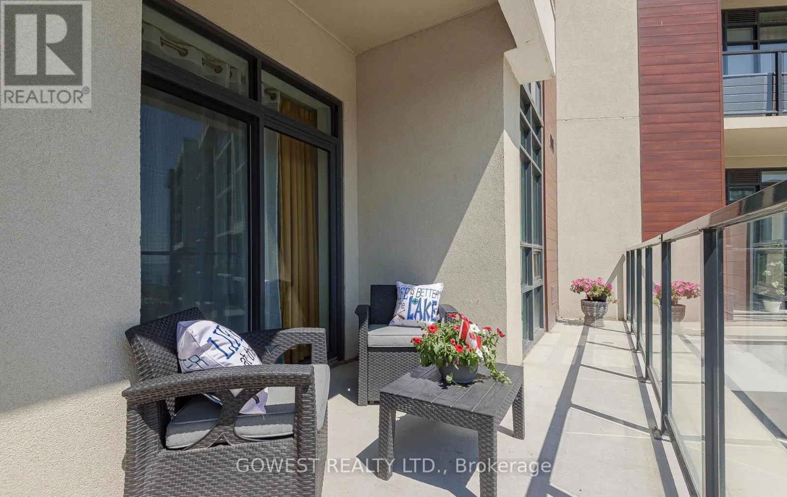 301 - 125 SHOREVIEW PLACE