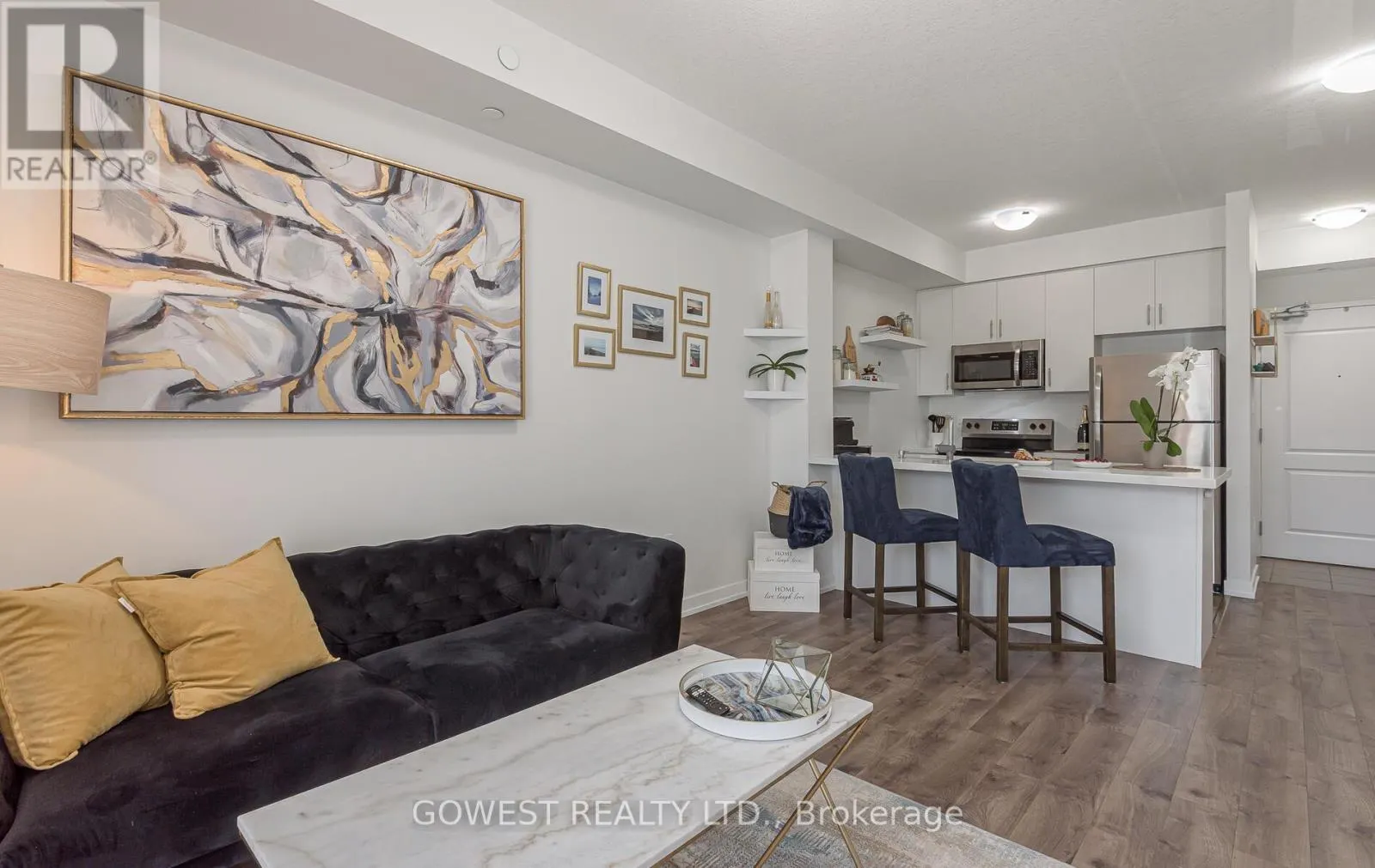 301 - 125 SHOREVIEW PLACE