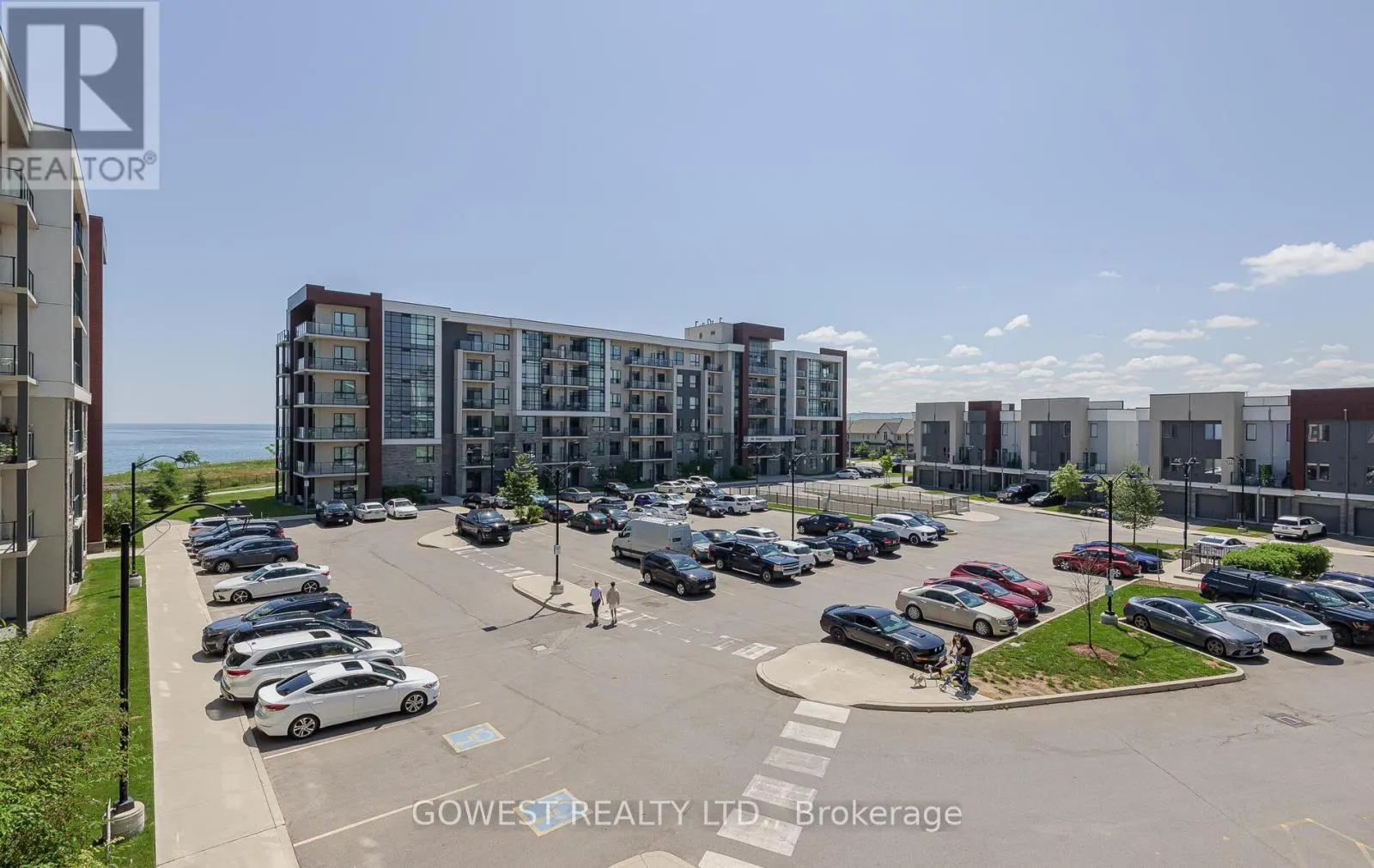301 - 125 SHOREVIEW PLACE