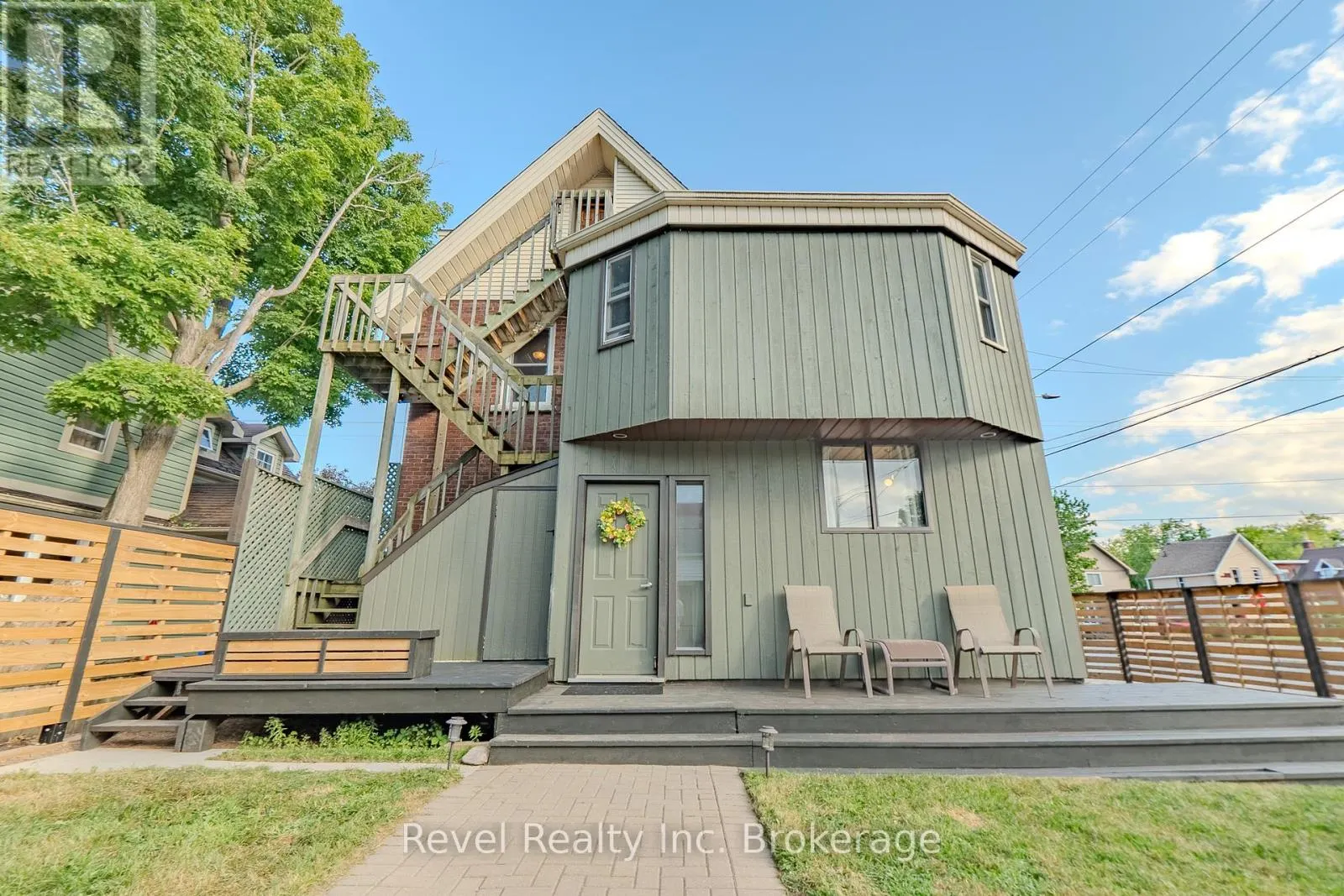 1006 FRASER STREET