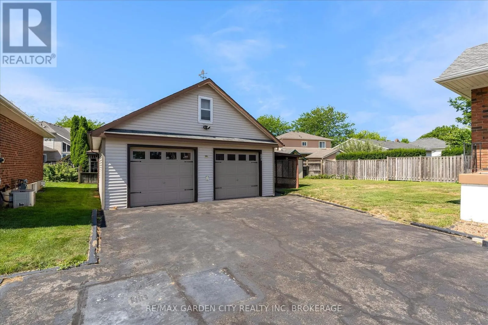 605 BUNTING ROAD