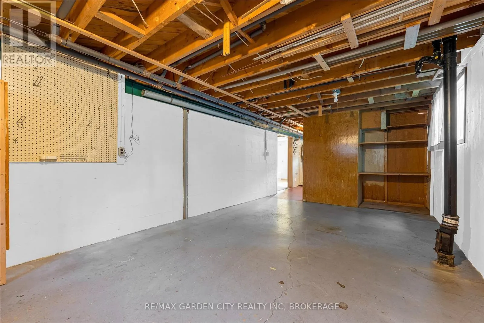 605 BUNTING ROAD