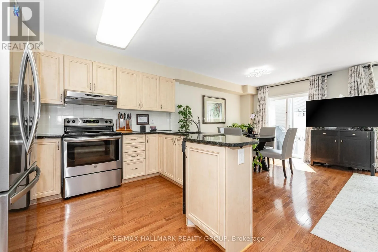 261 PARKROSE PRIVATE