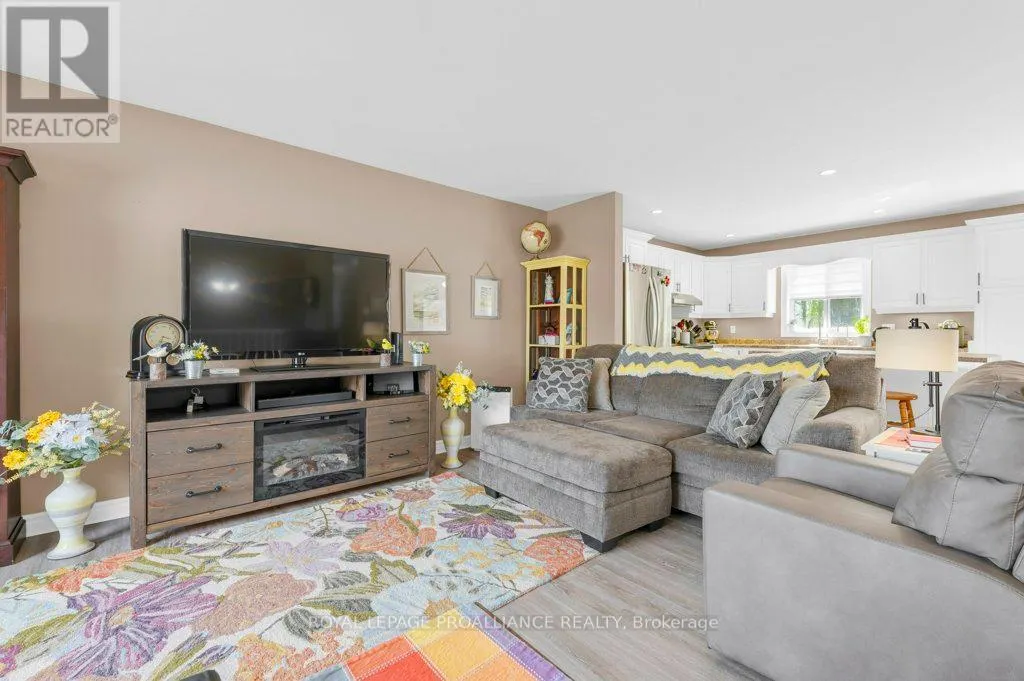 12 STONEGATE CRESCENT