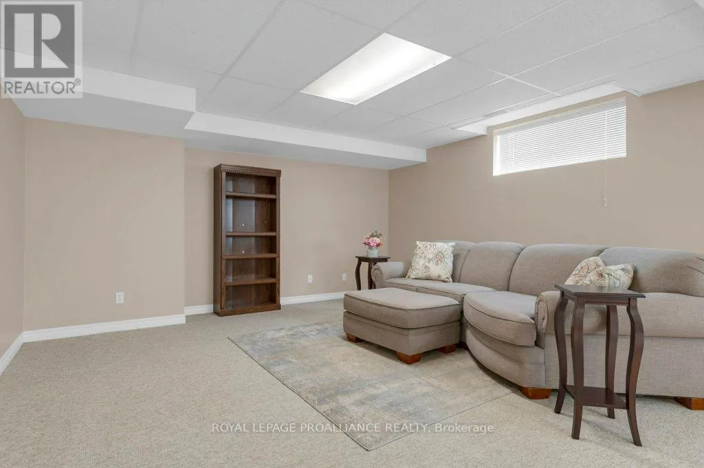 12 STONEGATE CRESCENT