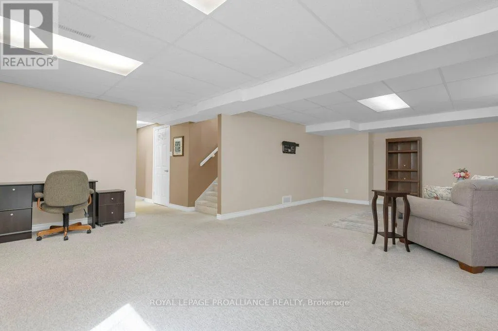 12 STONEGATE CRESCENT
