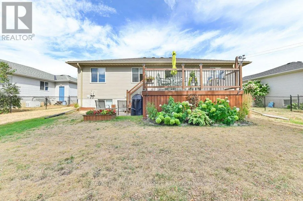 12 STONEGATE CRESCENT