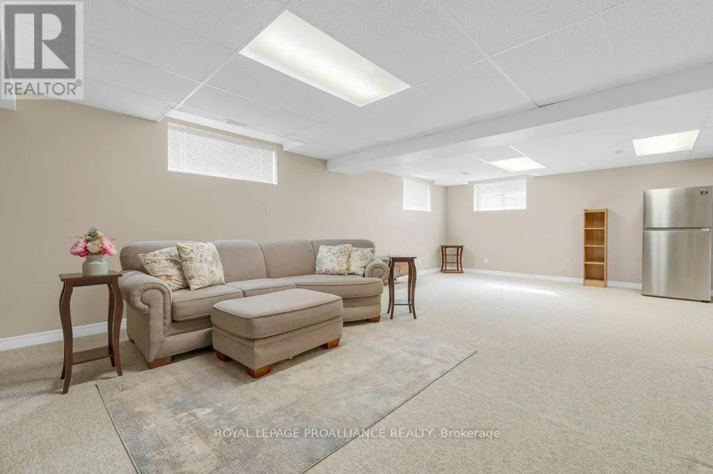 12 STONEGATE CRESCENT