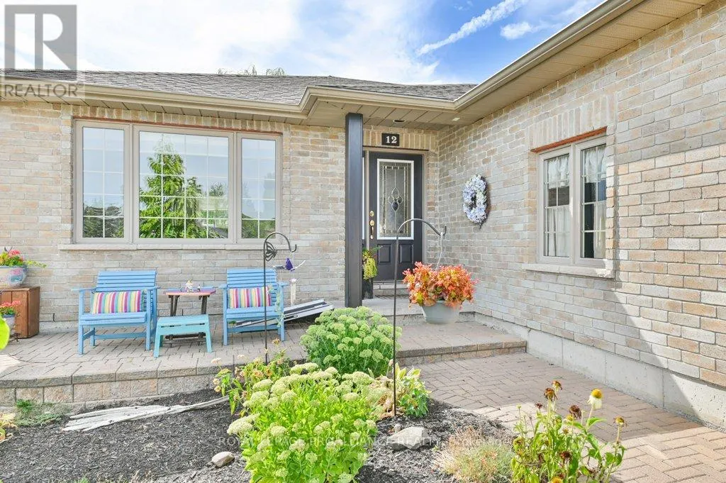 12 STONEGATE CRESCENT