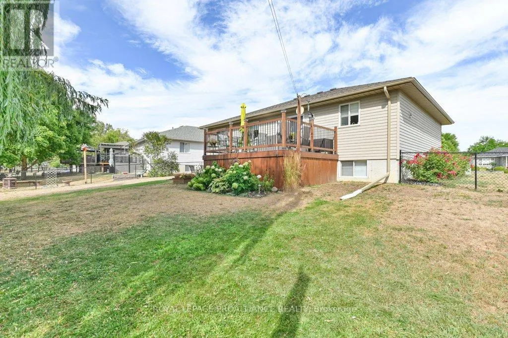 12 STONEGATE CRESCENT