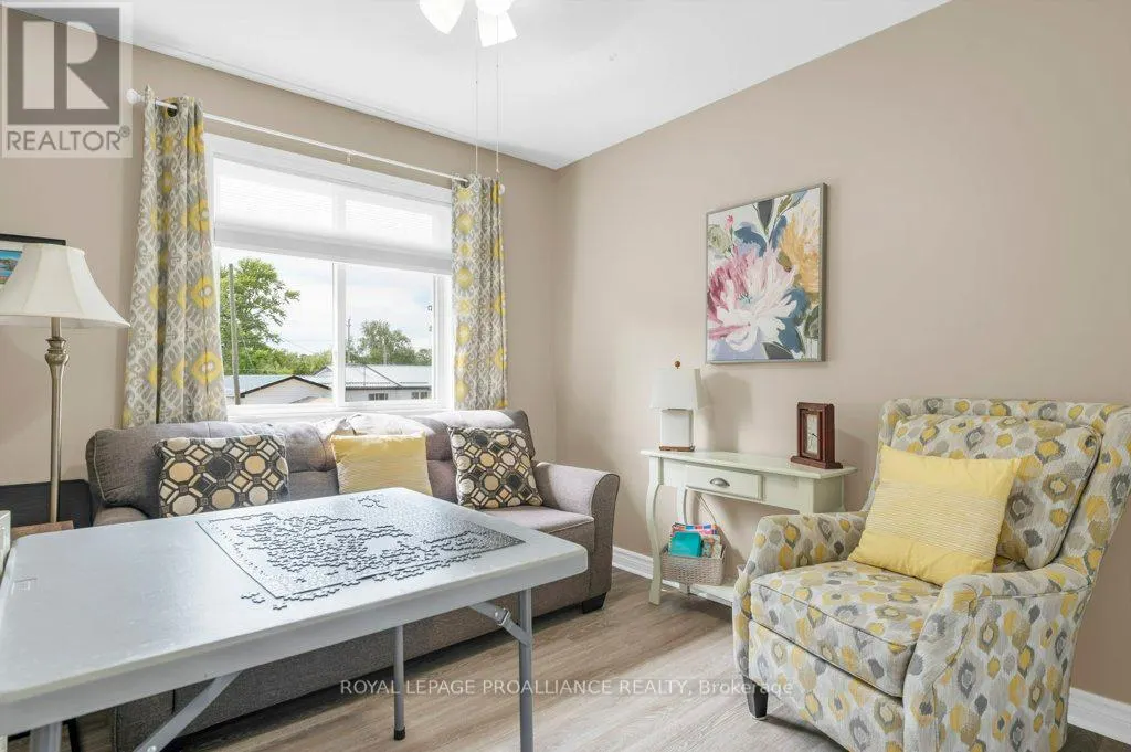 12 STONEGATE CRESCENT