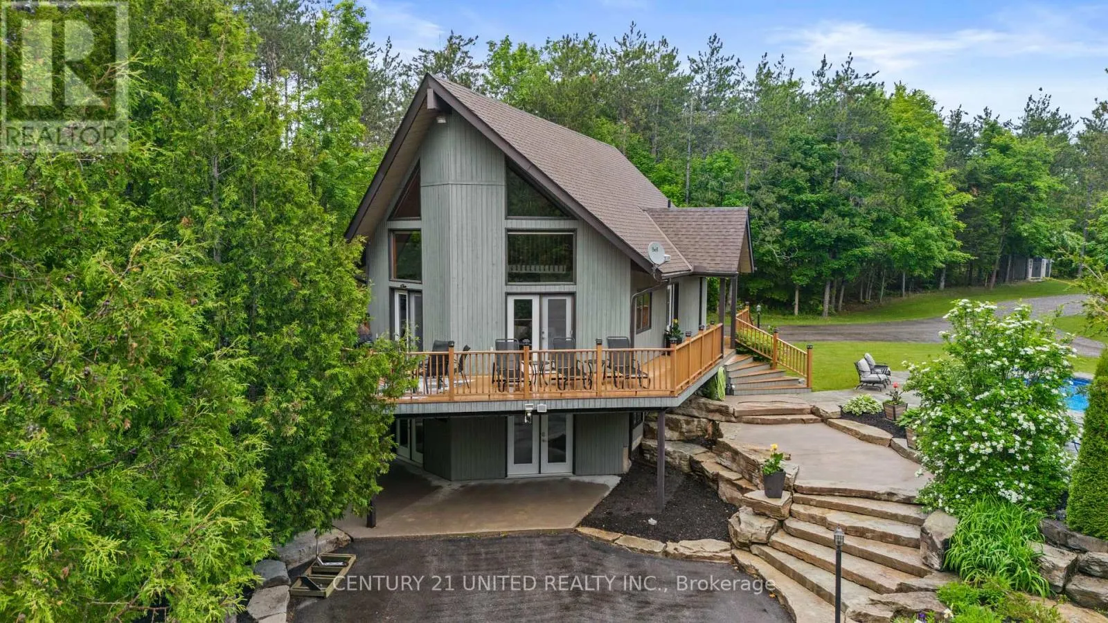113 SUGARBUSH BOULEVARD
