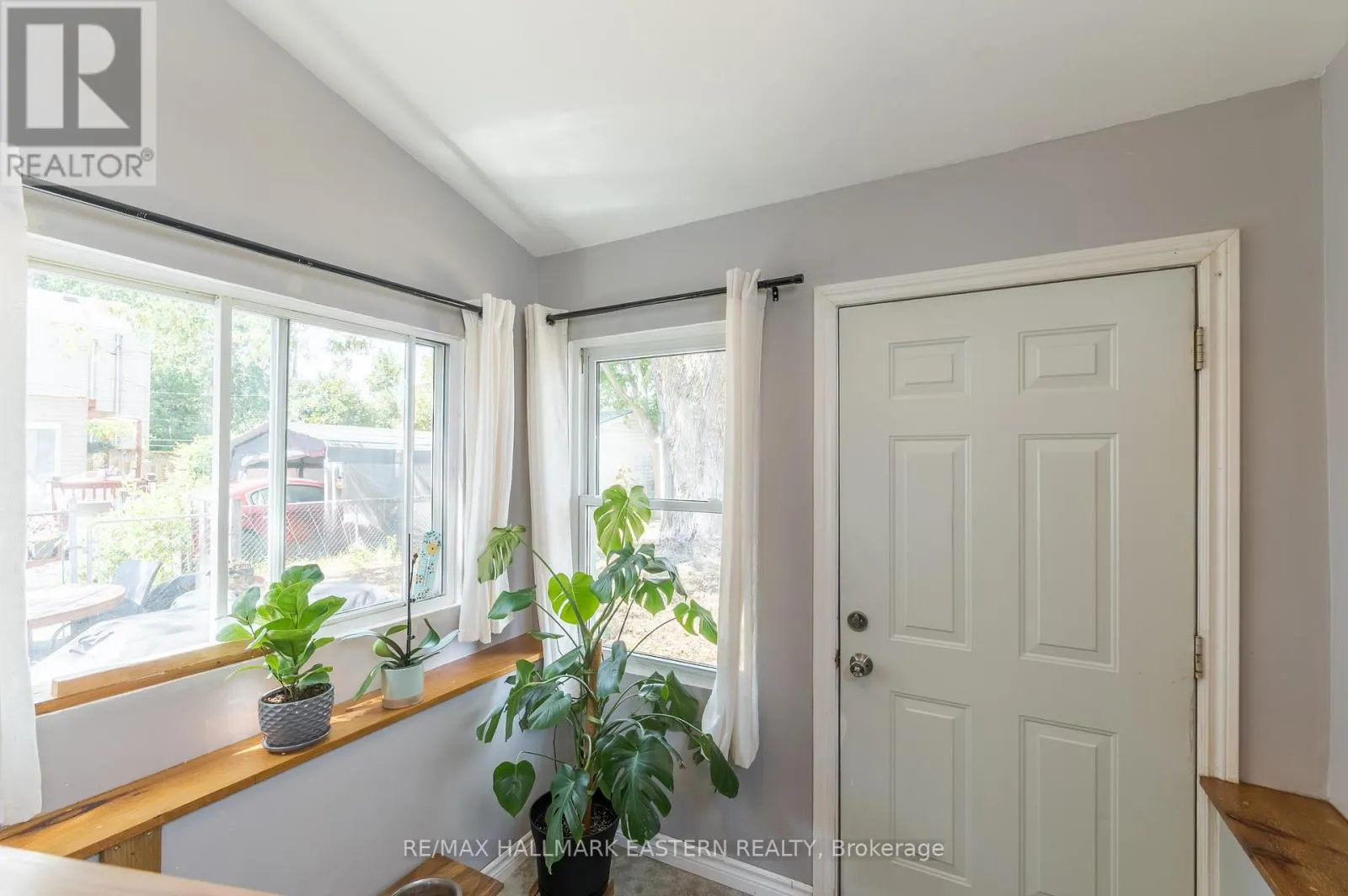 748 NEW ROMAINE STREET