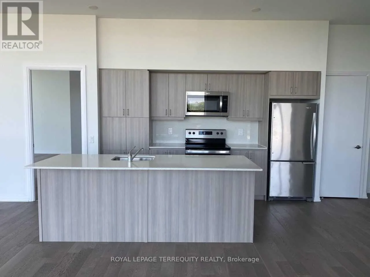 902 - 7711 GREEN VISTA GATE