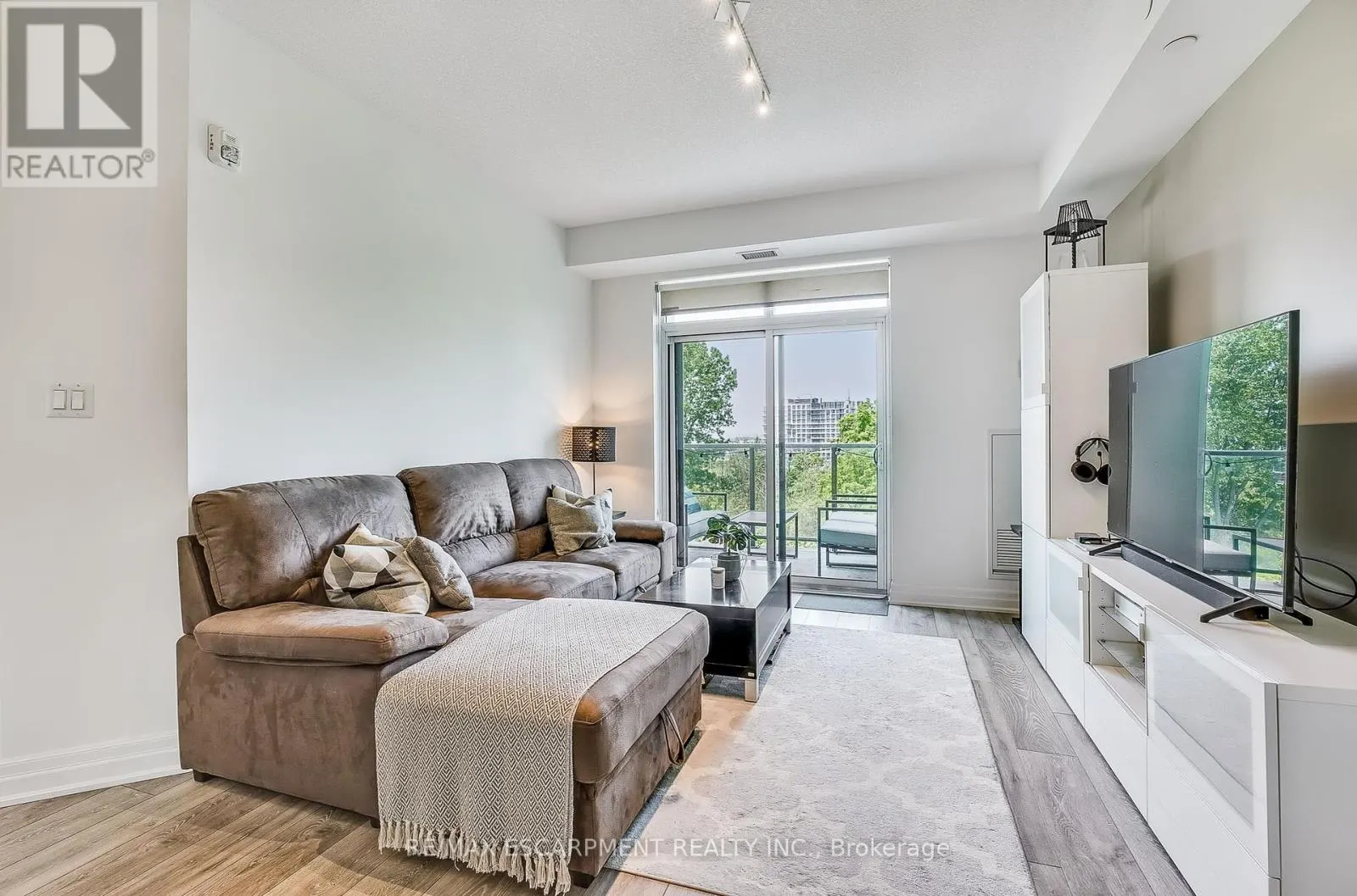 514 - 125 SHOREVIEW PLACE