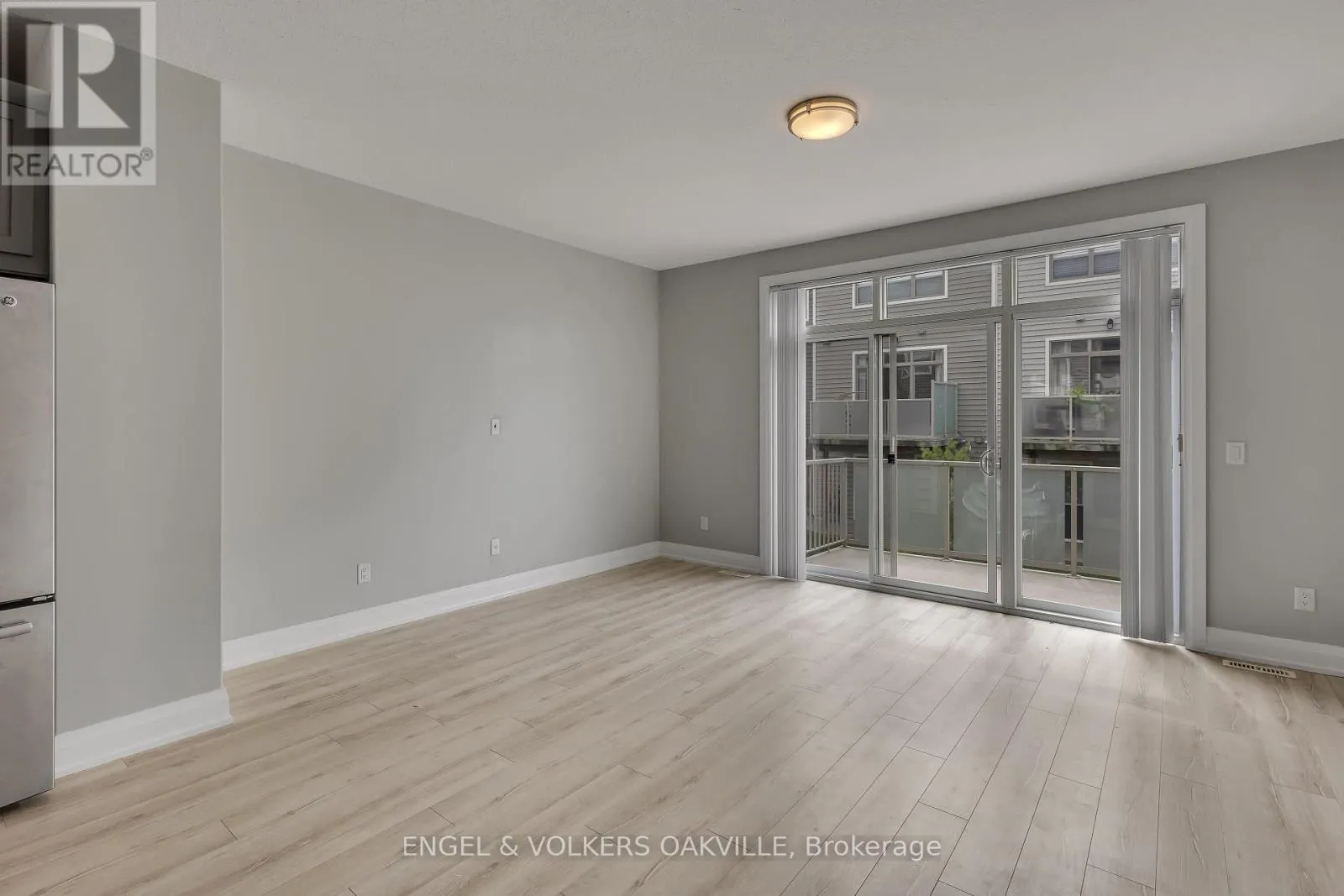 68 - 3025 SINGLETON AVENUE