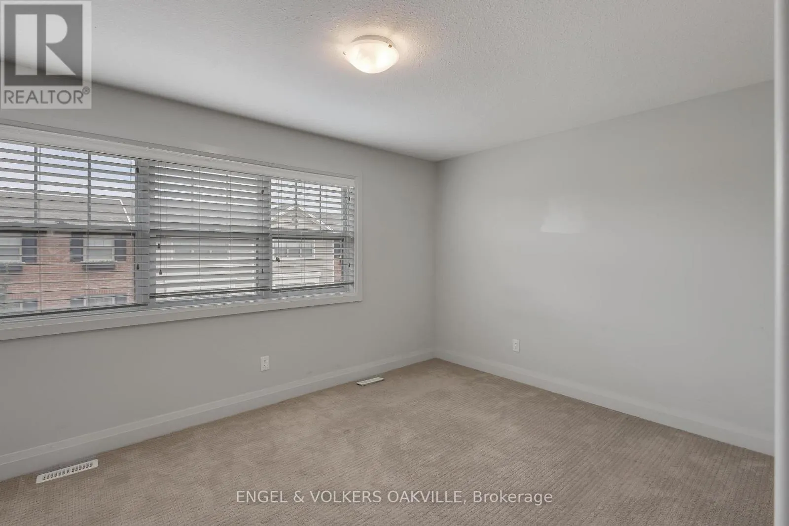 68 - 3025 SINGLETON AVENUE